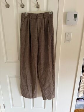 Women's Pleated Wide-Leg Trousers in Brown